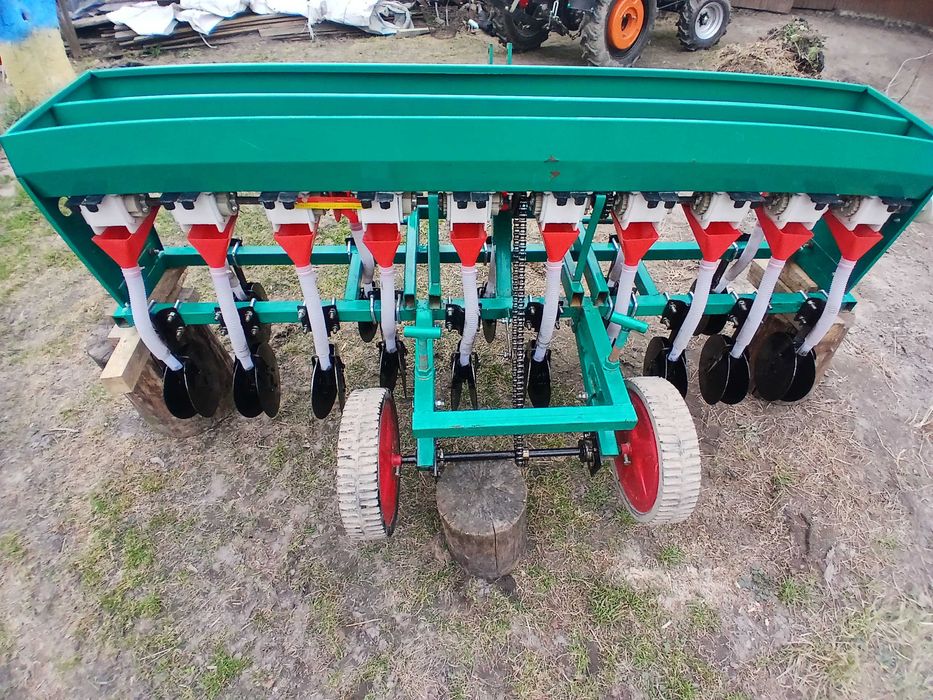 Сівалка на 15 лійок