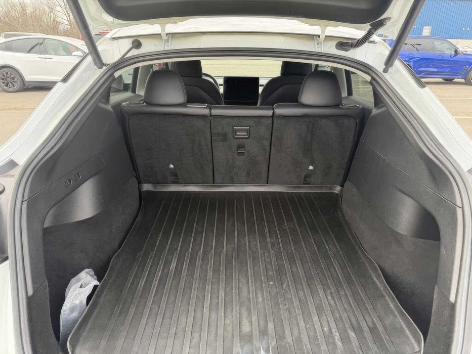 Tesla Model Y Performance      2022