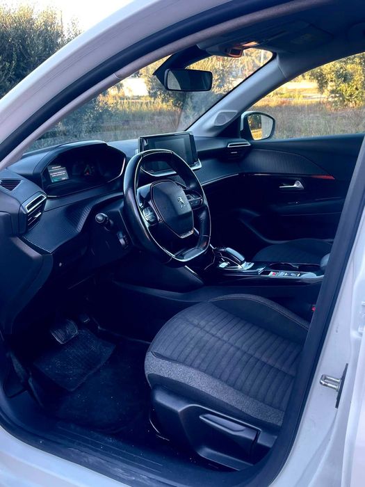 Peugeot 208 E-208