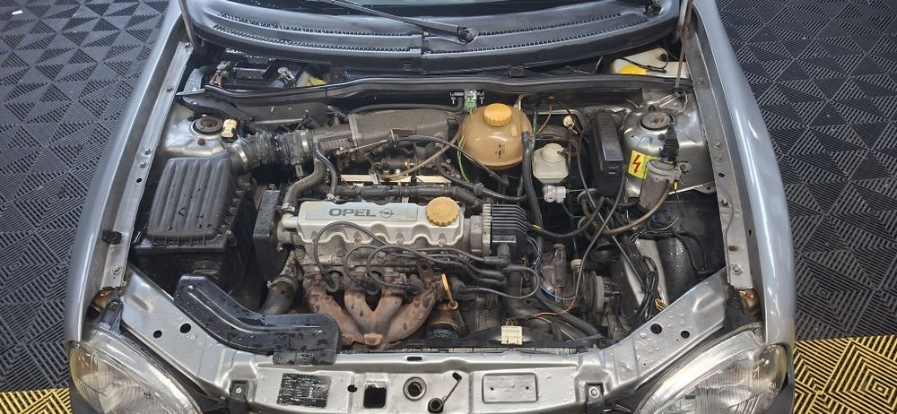 Opel corsa 1.4 SI