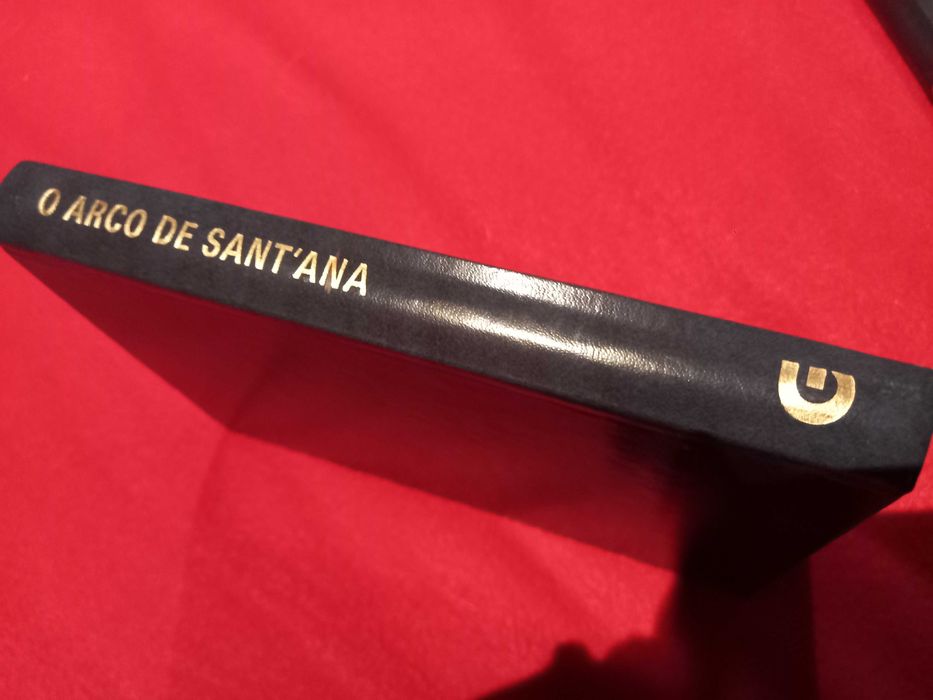 Livro de capa dura: "O Arco de Santana" - Almeida Garrett