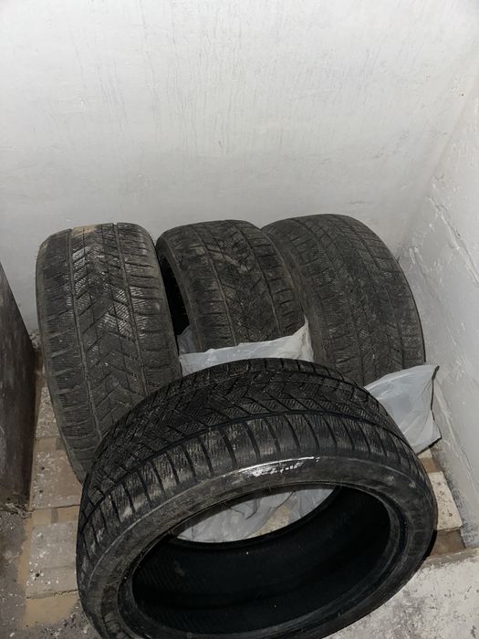 245/40/19 Arivo зима компклет