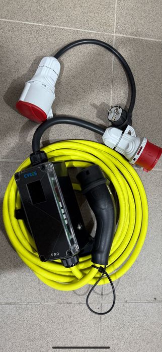 Зарядний пристрій для електромобіля на три фази 11 KWT від  Eveus