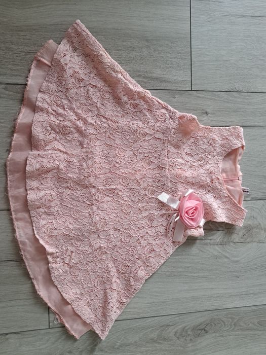 Sukienka elegancka ażurowa bez rekawow r92