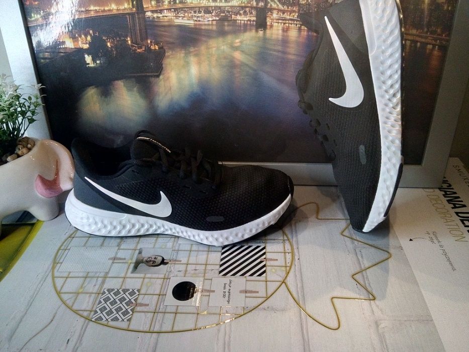 Buty NIKE - Revolution 5