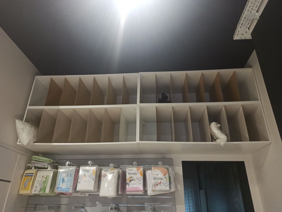 Oddam 4 niezależne półki z przegródkami 150x65x50h każda