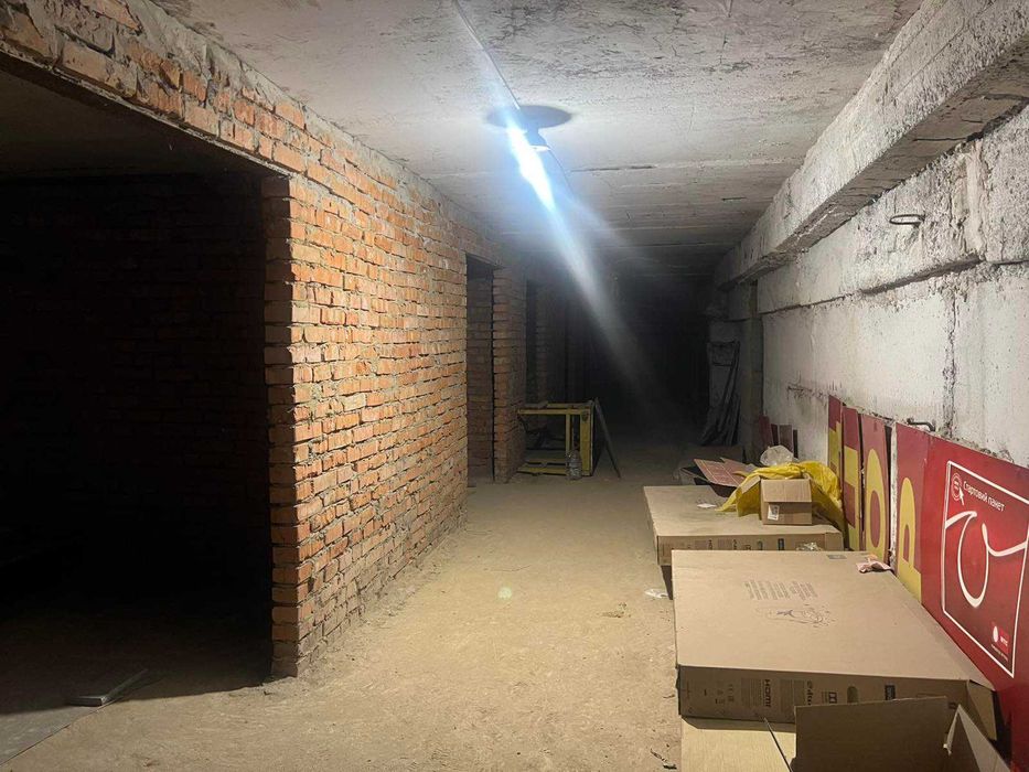 Продам комерційне приміщення (8387)