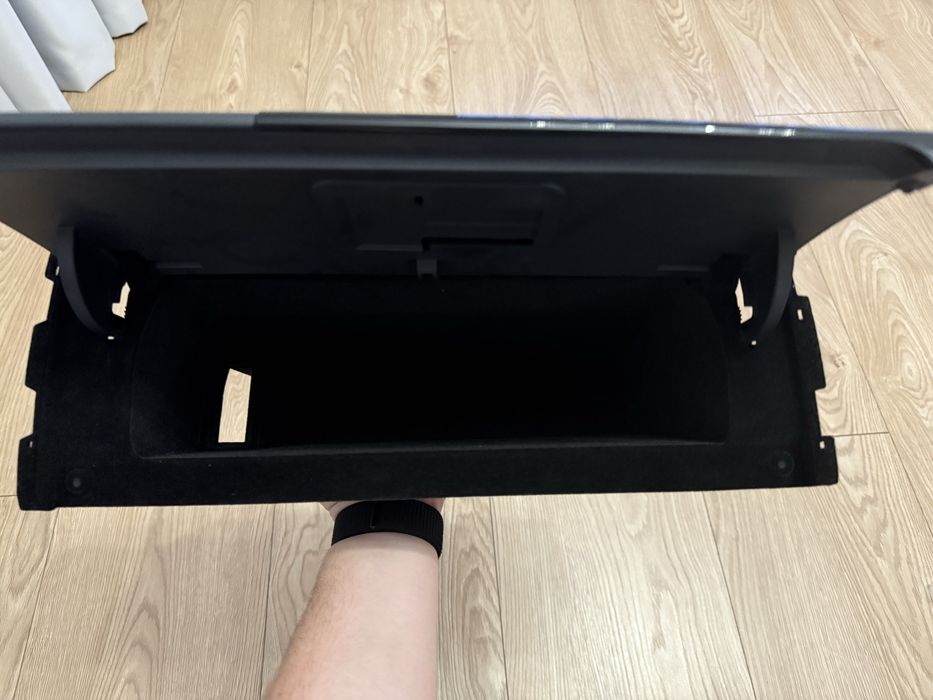Schowek, półka VW Multivan T6