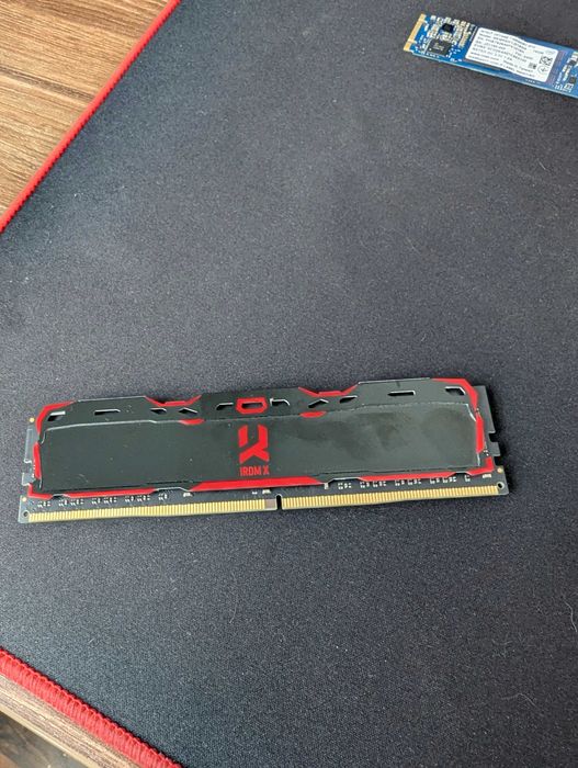 Pamięć ddr4 8gb   .