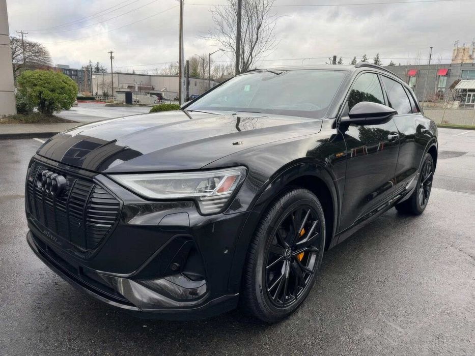 Audi e-tron S Premium Plus quattro Sportback      2023