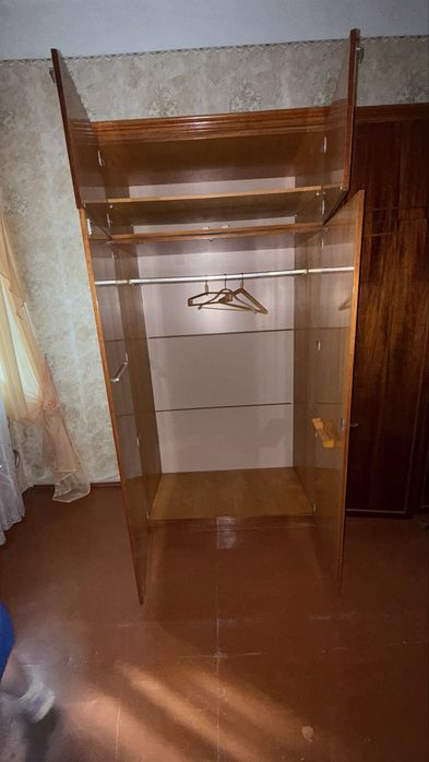 Деревянные шкафы с антресолями