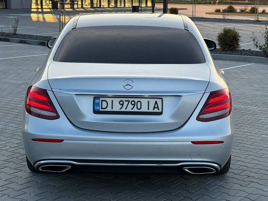 Продам мерседес  w213 в хорошому стані