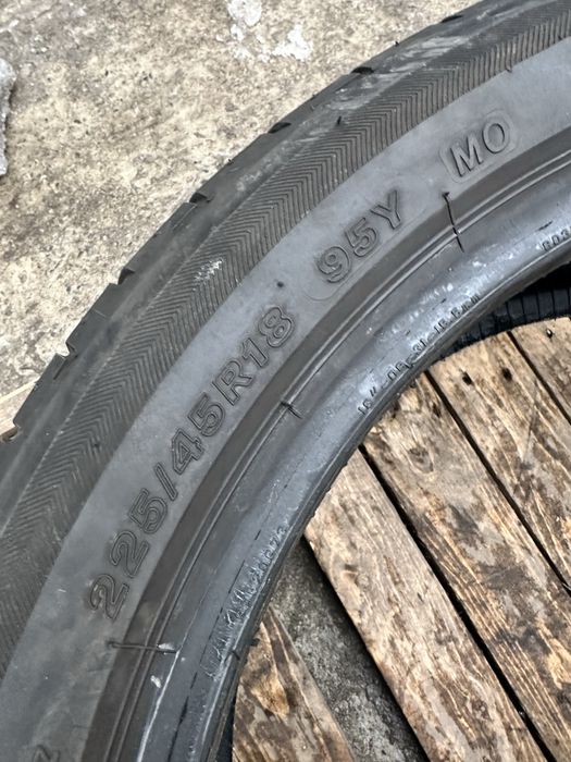 Шини 225 45 18 95Y XL Bridgestone Potenza S001 пара