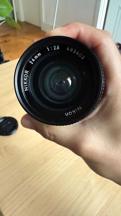 Objetiva nikkor 24 mm f/2,8 con adaptador sony