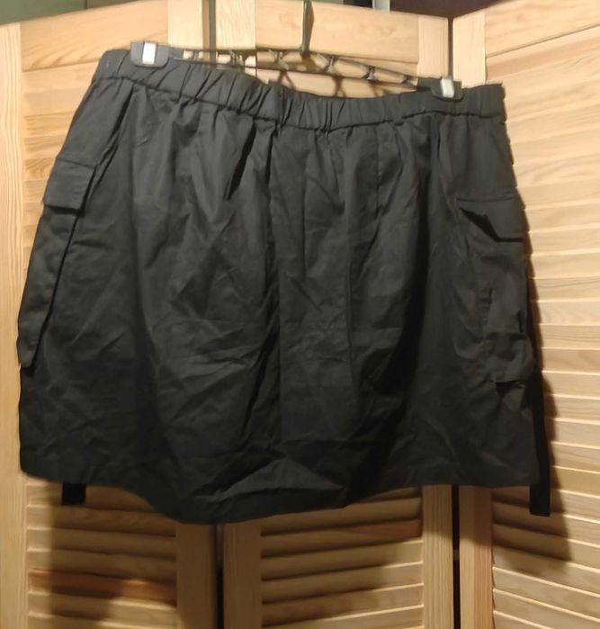 Spódnica czarna kieszenie "bojówki"  3XL