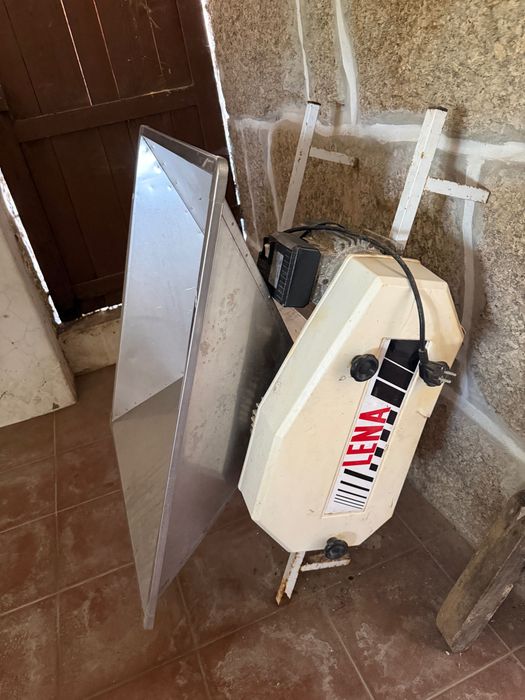 Ralador de uvas a funcionar