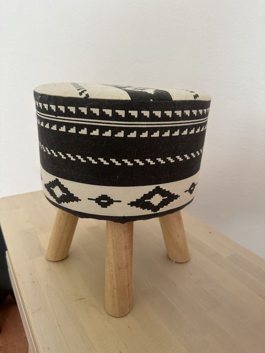 Banco decorativo pequeno