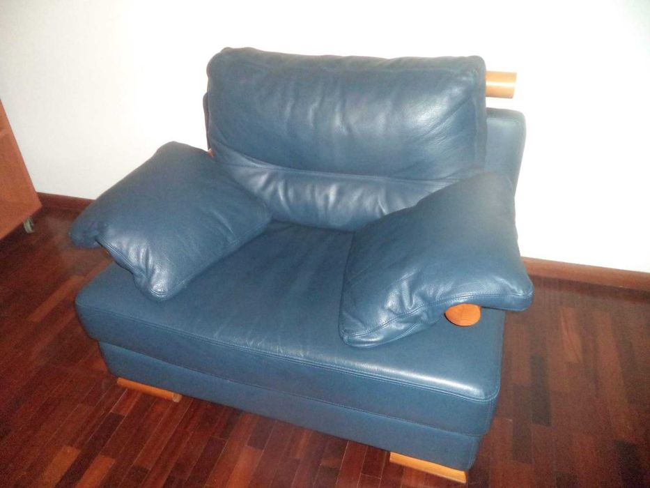 Sofás em pele azul