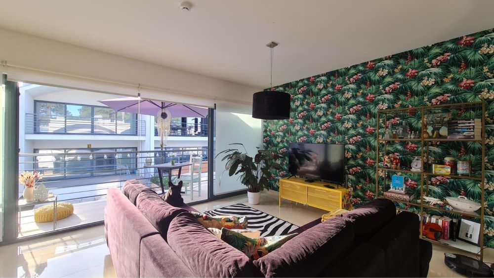 Alugo T1+1  sem mobilia com piscina - condominio privado