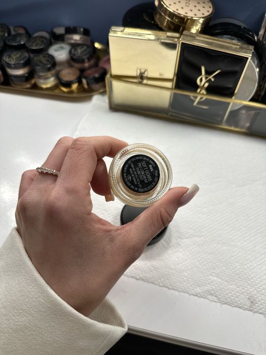 Консилер MAC (дуже гарний відтінок)