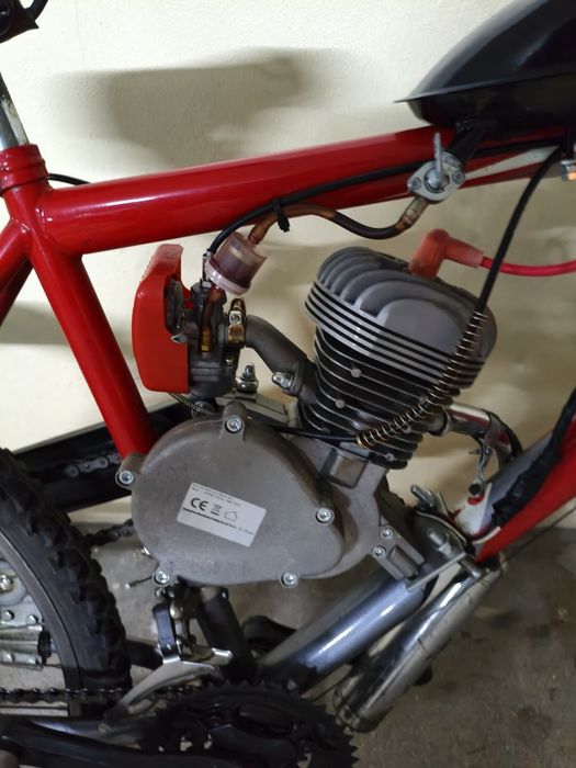 Bina com motor 80 cm3