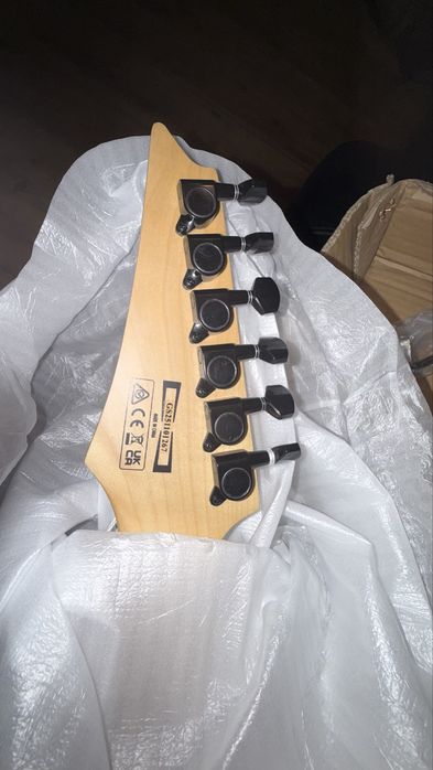 Guitarra eletrica 6 cordas Modelo: ibanez GRG320FA-TKS (Nova / Na Caixa)