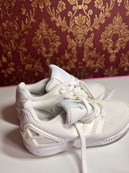 Кроссовки adidas