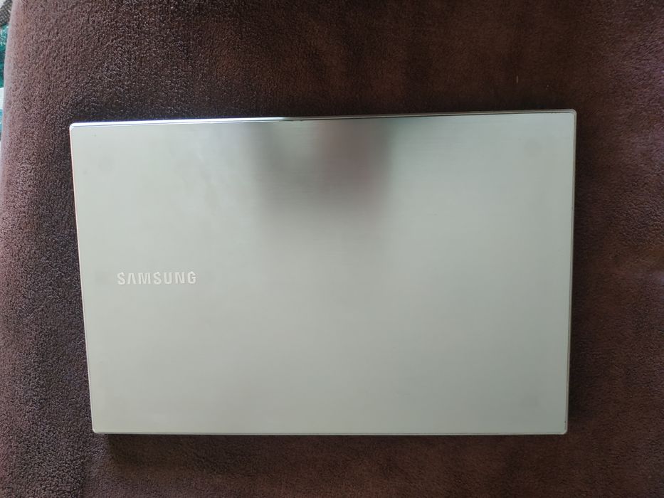 Ноутбук б/у    Samsung