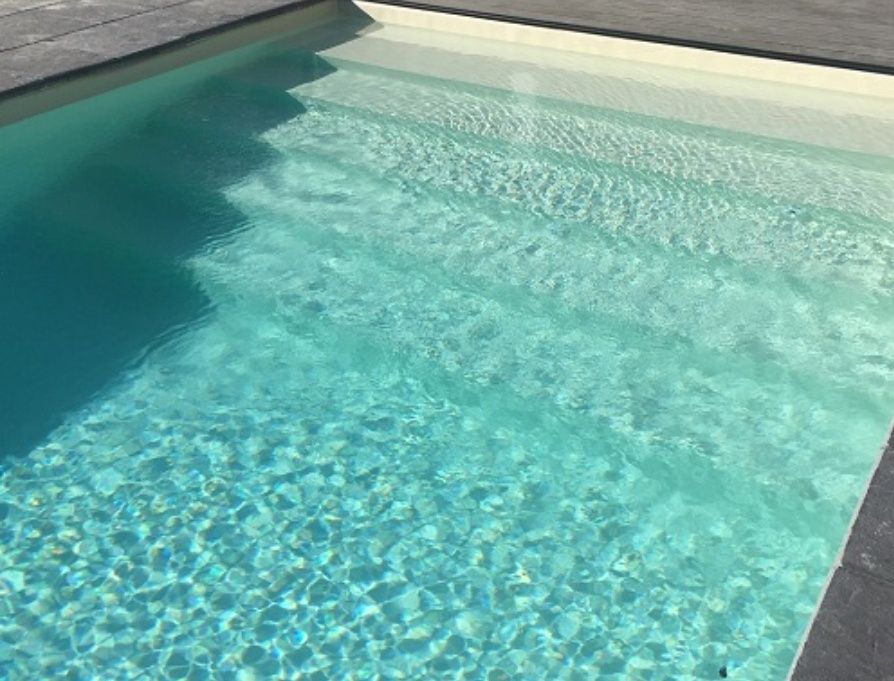 Tela de piscina bege - novo  (um rolo e meio)