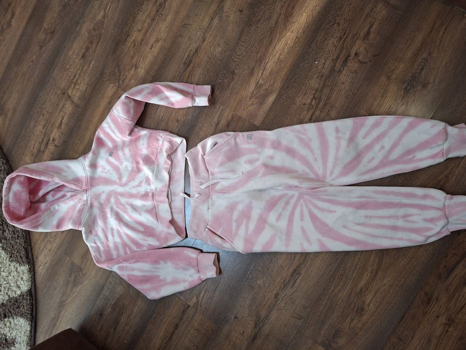 Костюм  на девочку