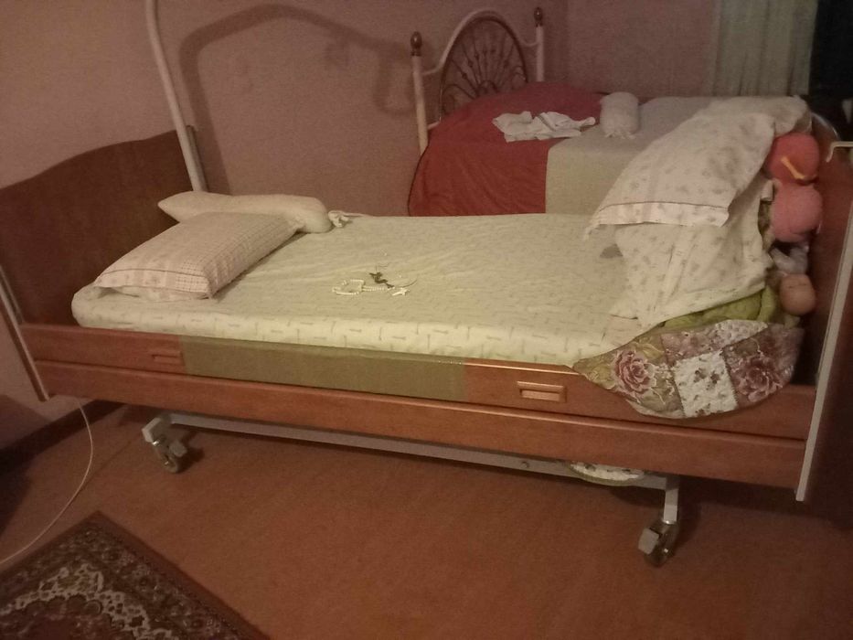 Cama Hospitalar Manual - Praticamente Nova