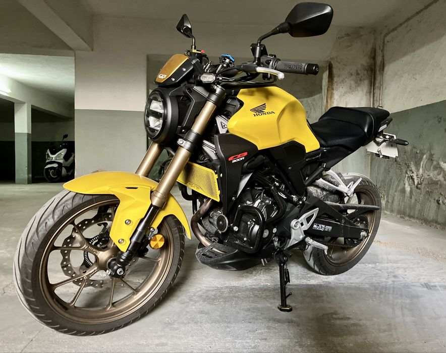 Honda CB 300R 2023 - muitos extras