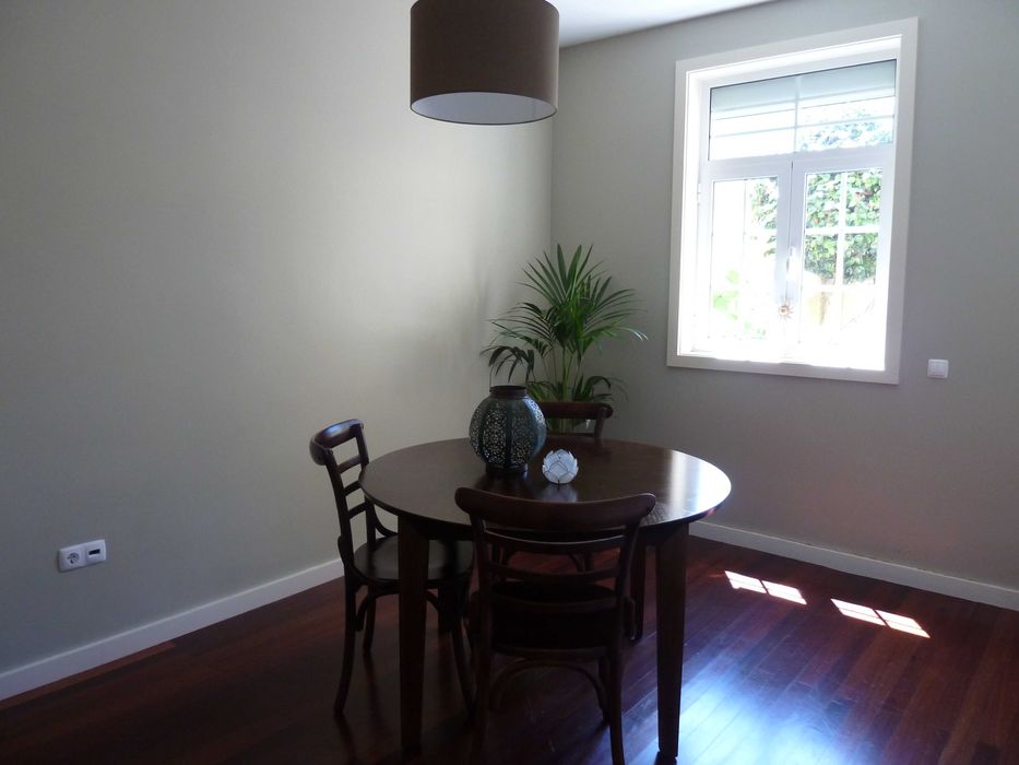 Conjunto Mesa e 4 Cadeiras Europa Gato Preto