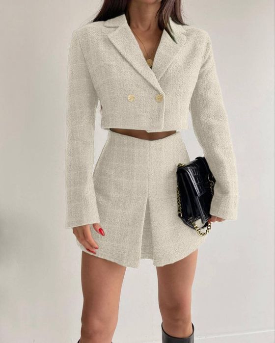 Гарний твідовий костюм