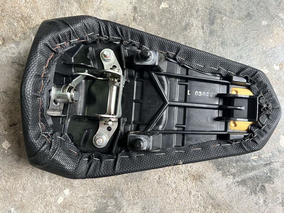 Banco pendura original R6 2020