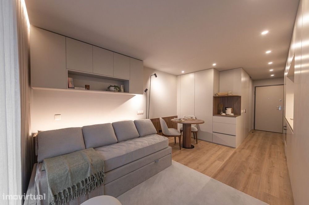 Estúdio T0 com Varanda em Edíficio Emblemático