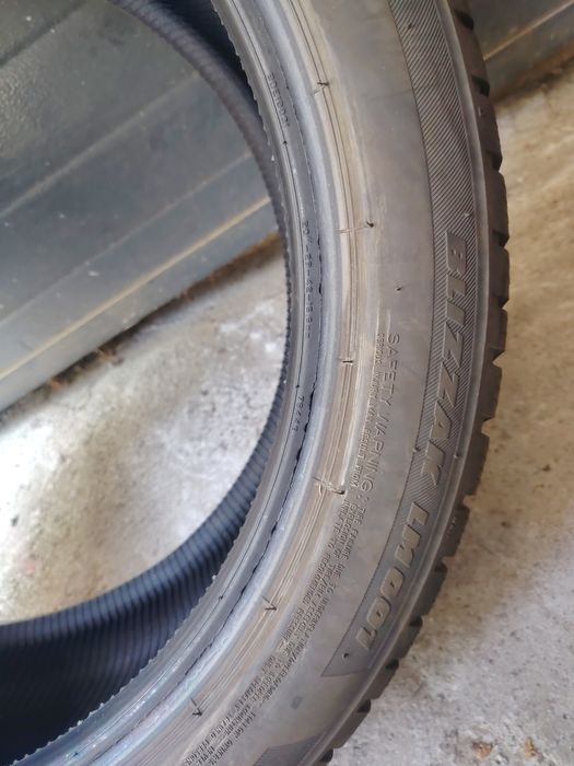 235 45R20  Bridgestone