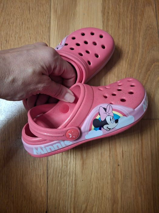 Sandálias tipo Crocs menina T27