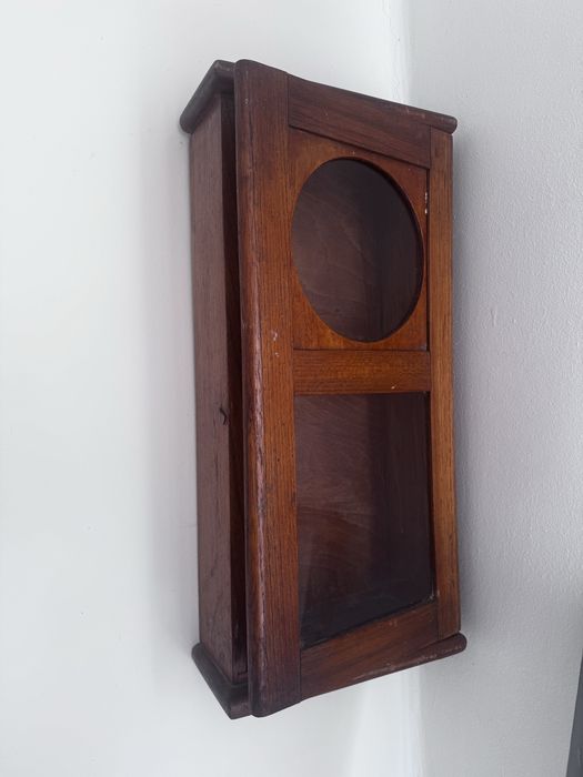 Stara drewniana szafka