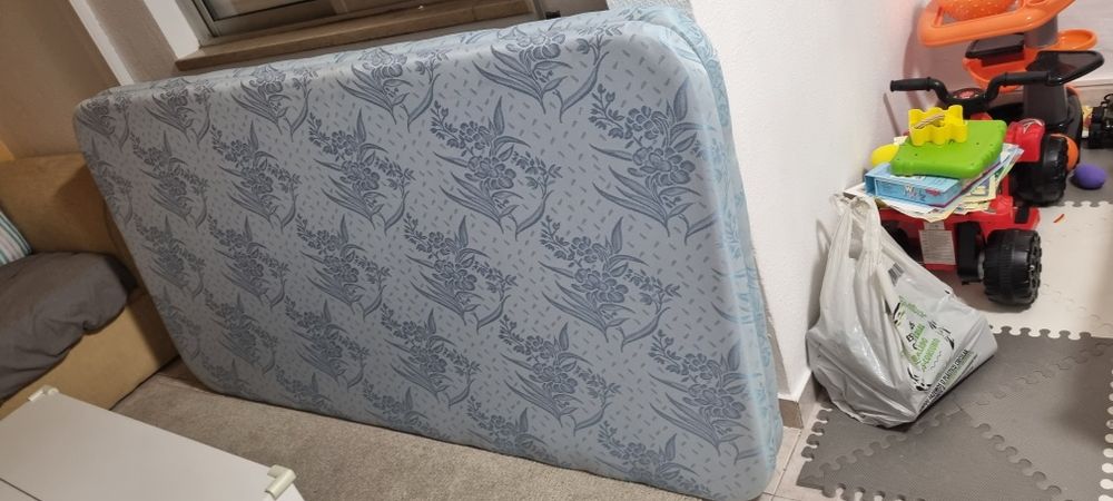 Cama solteiro sem colchão