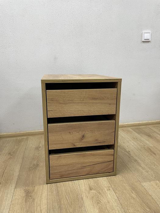 Тумба з шухлядами, тумбочка, комод