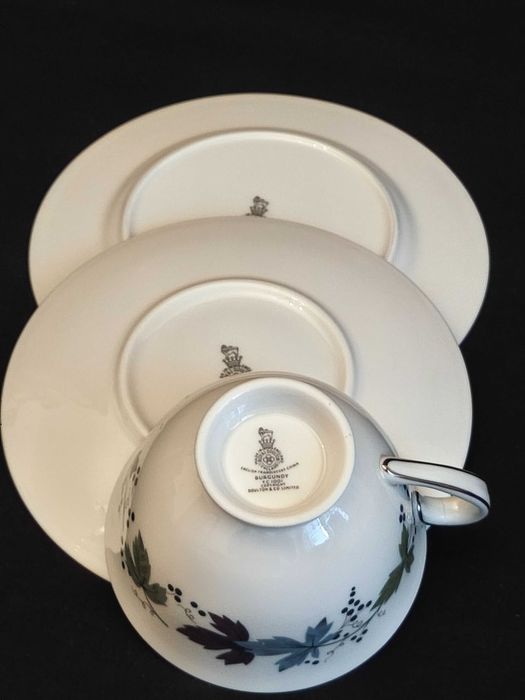 Zestaw kawowy angielski Royal Doulton ,,Burgundy"