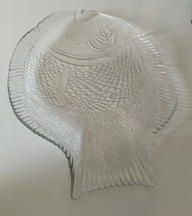 Conjunto 2 pratos (travessas) vidro formato de peixe novos cada 7€