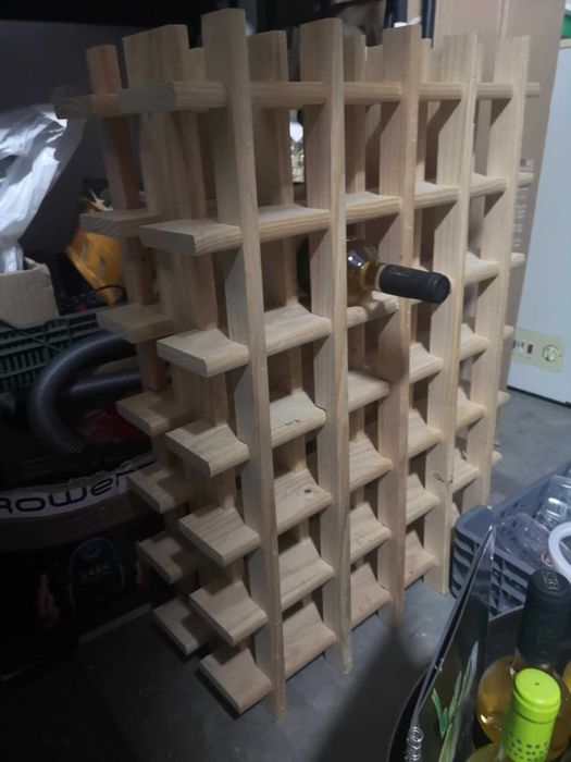 Garrafeira de madeira