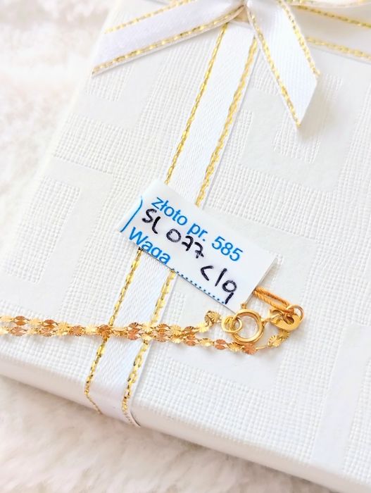 Złoty naszyjnik z medalikiem Maryja próba 585