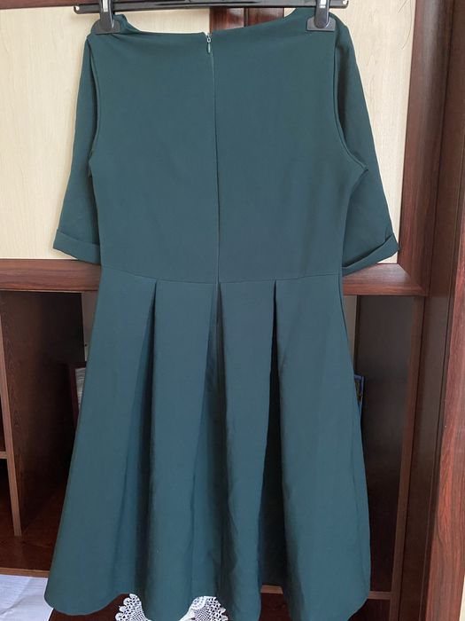 Плаття темно зеленого коляру