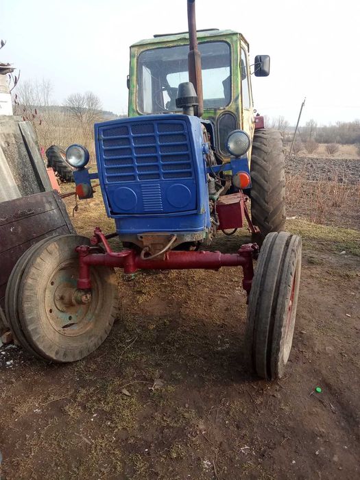 Трактор находу цікавить