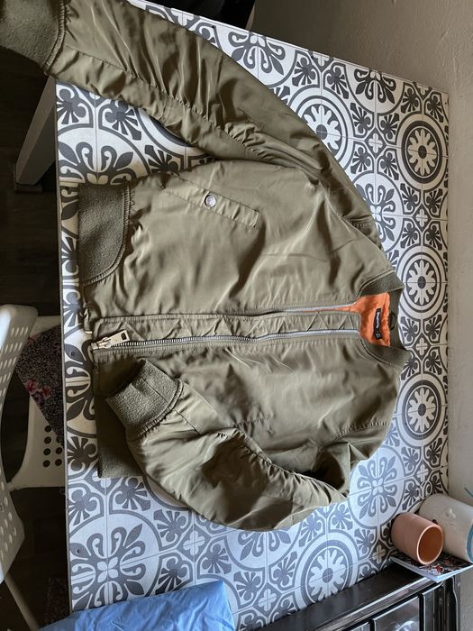 Bomberka Stradivarius s