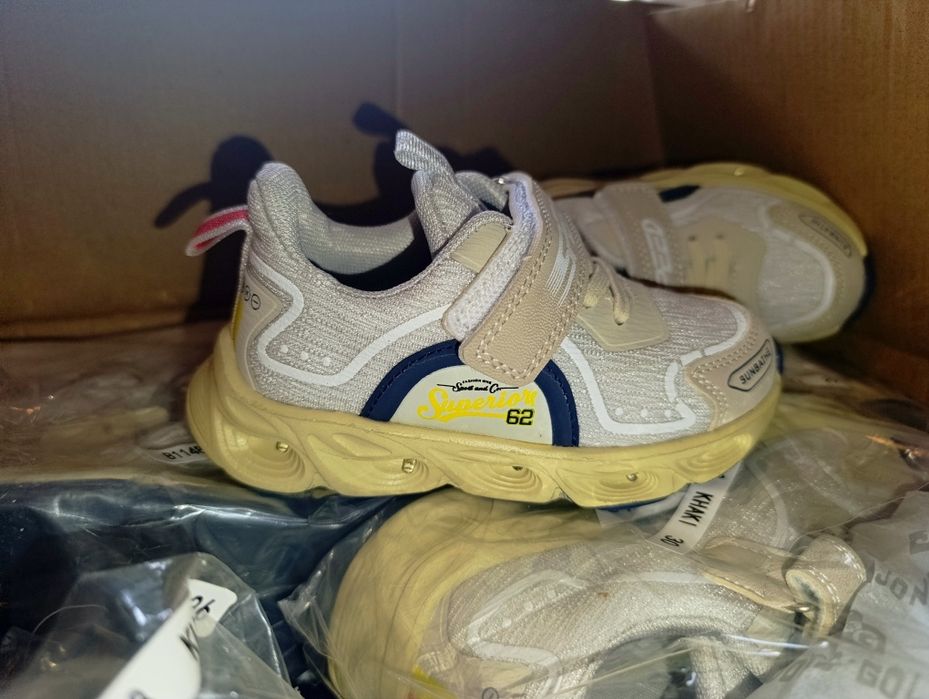 Дитячі кросівки, що світяться при ходьбі (LED), розміри 26–31 кроссовк