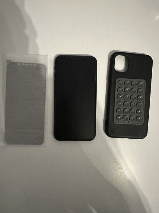 Sprzedam iPhone 11 64 GB – czarny